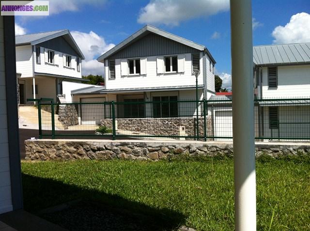 TRES BELLES VILLAS NEUVES EN RÉSIDENCE PRIVÉE, SÉCURISÉE