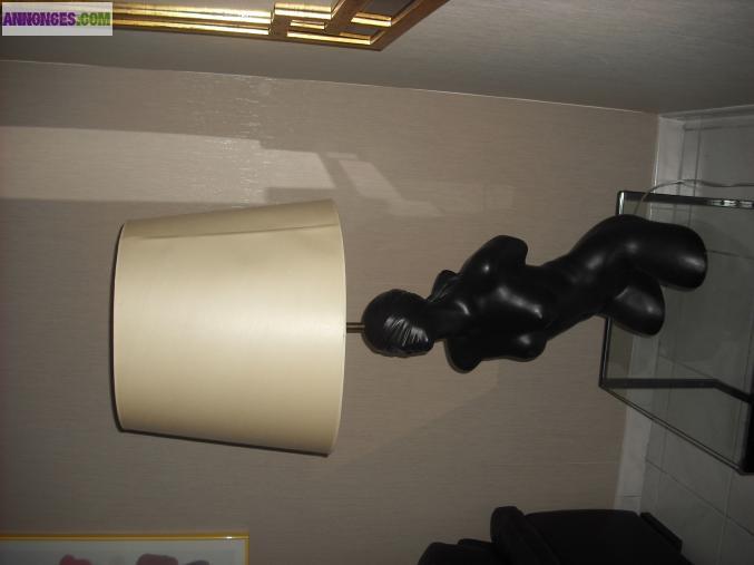 Lampe de salon silhouette de femme