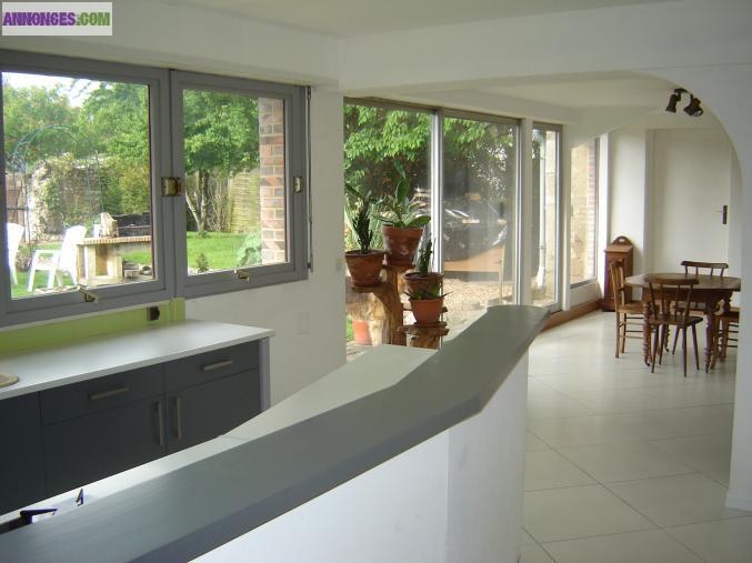 Centre village,ts commerces,gare sncf Paris,écoles