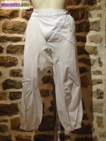 VÊTEMENT FEMME: PANTACOURT XL (CORSAIR) NEUF avec ETIQUETTE