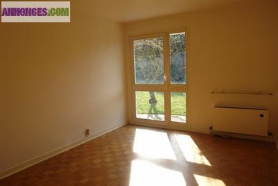 Maison de 5 pièces avec un grand jardin