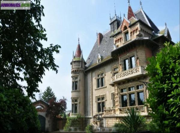 Ravissant château au sud de la Bourgogne