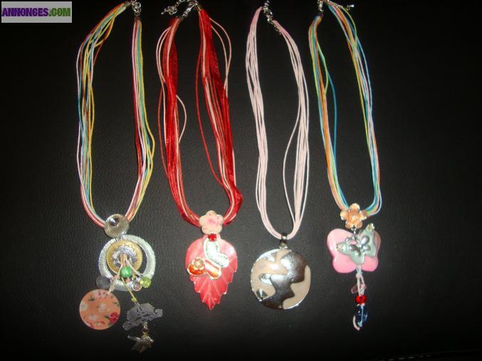 Vend 4 colliers
