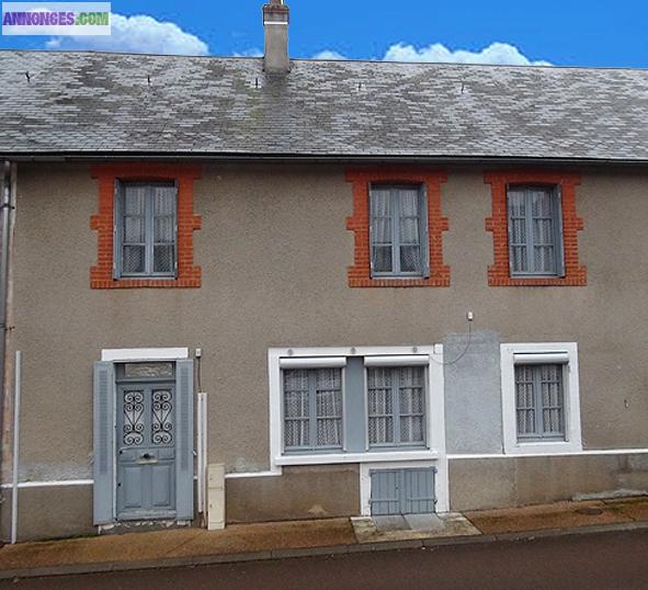 MAISON EN PLEIN COEUR DU VILLAGE