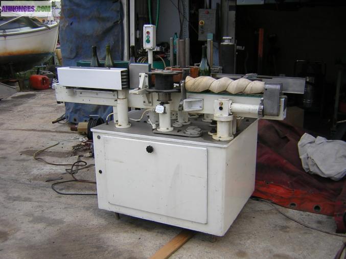 ETIQUETEUSE BOUTEILLES