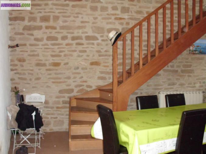 Maison dans village au calme