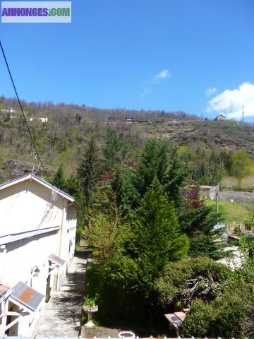 Appartement de 40 m² à louer Ax les thermes dans jardin calme