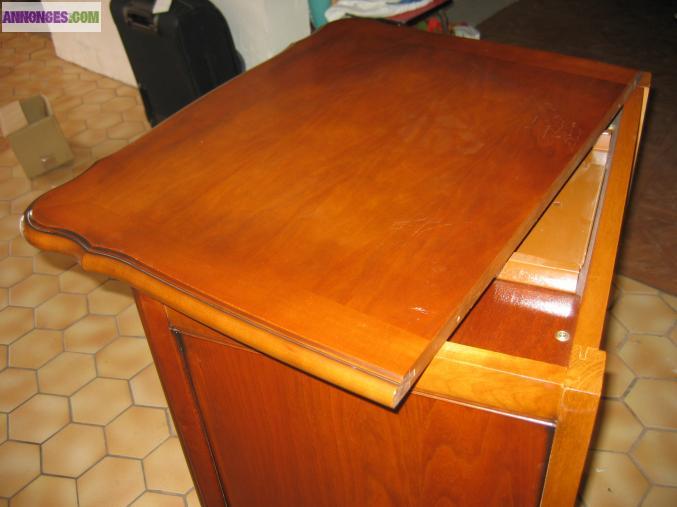 Meuble télévision style Louis XV