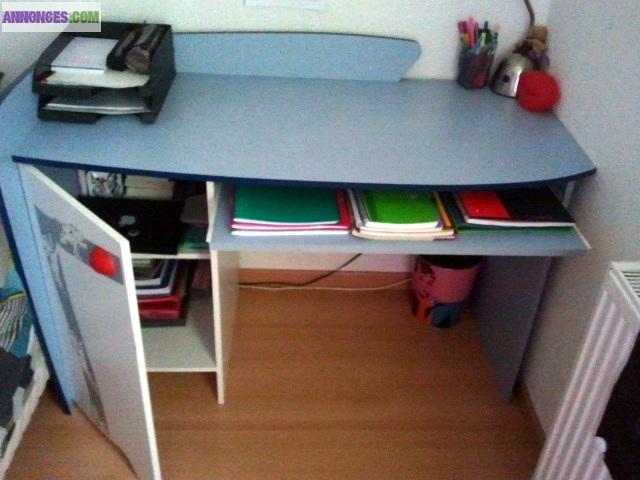 Bureau et 2 tables de nuits disney