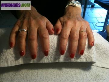 Recherche modèle pose faux ongles