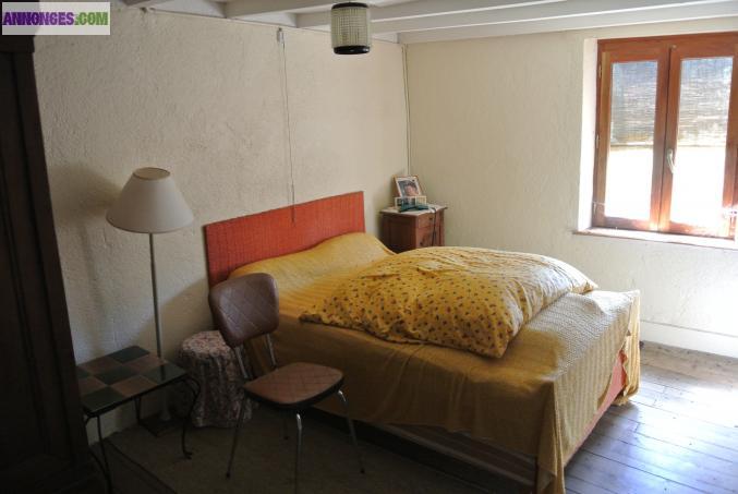 Ancienne petite ferme dans hameau 10 habitants