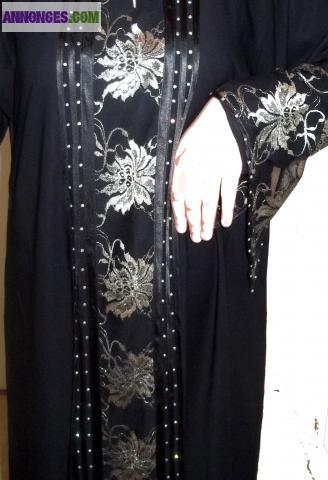 Abayas de Dubaï à prix cassés