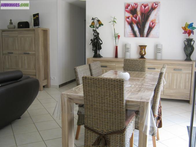 Maison avec piscine sur 962 m2 de terrain à 9 km de la tranche sur mer