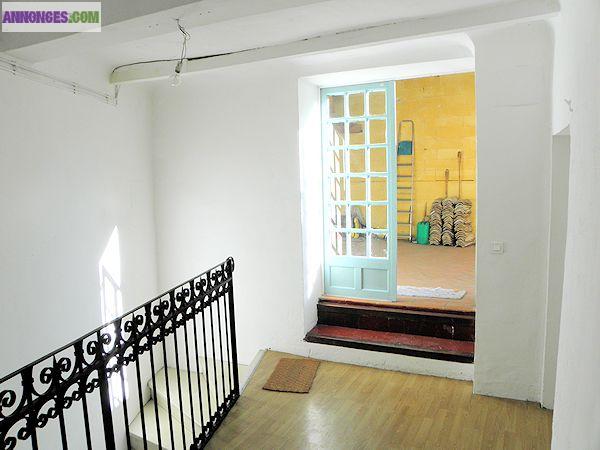 Maison de ville avec terrasse à Apt en Luberon