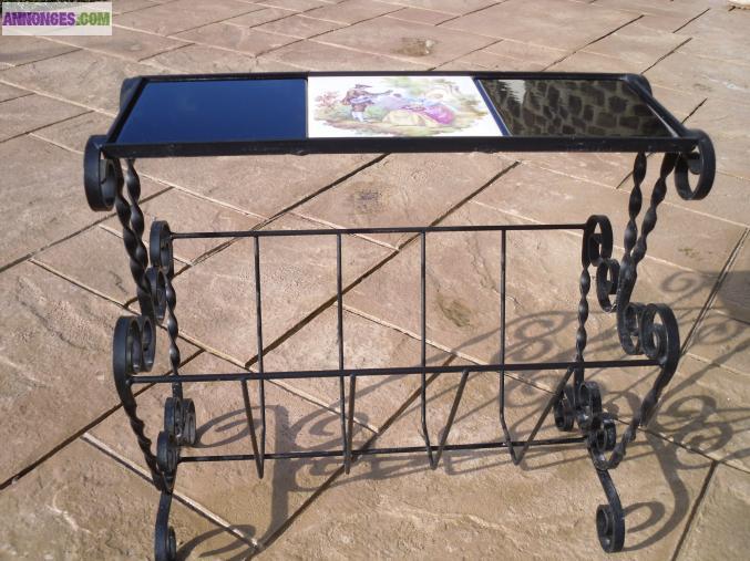 Porte revue fer forgé