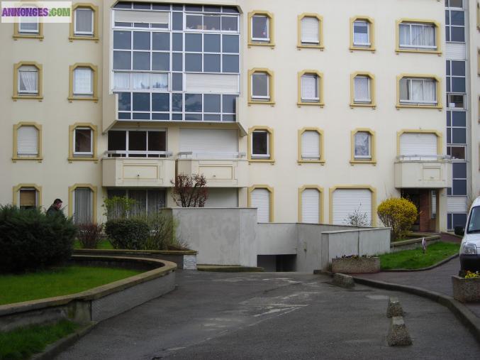 A LOUER STUDIO MEUBLE