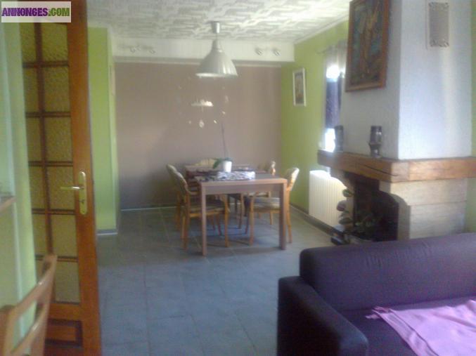 Maison sur 2 étages dans quartier calme