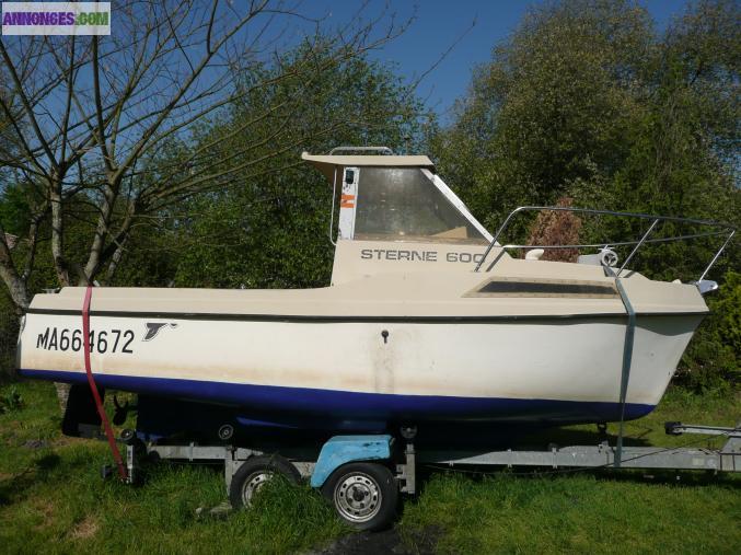 Bateau stern 600