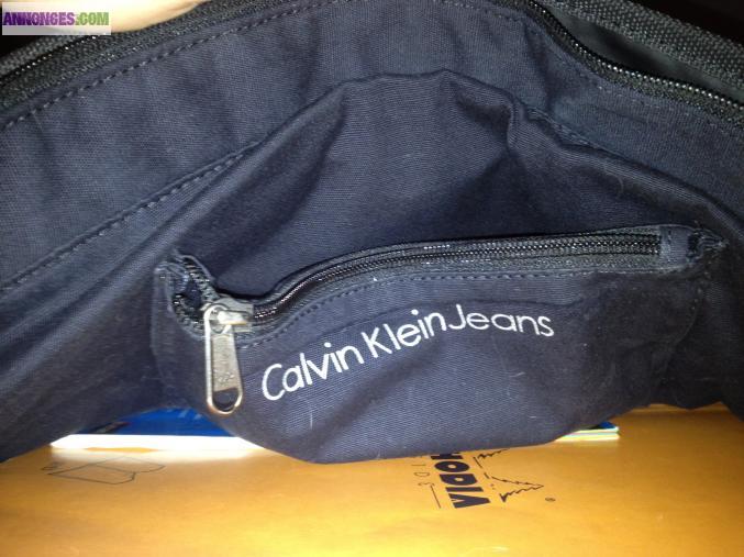 Sac Noir Bandoulière Calvin Klein