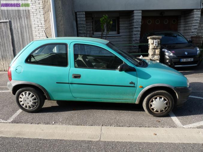 Vends opel corsa city 1l4 i