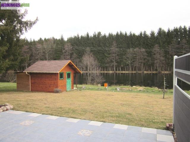 Le Beau Chalet Gico Récent tout équipé au bord du plan d'eau