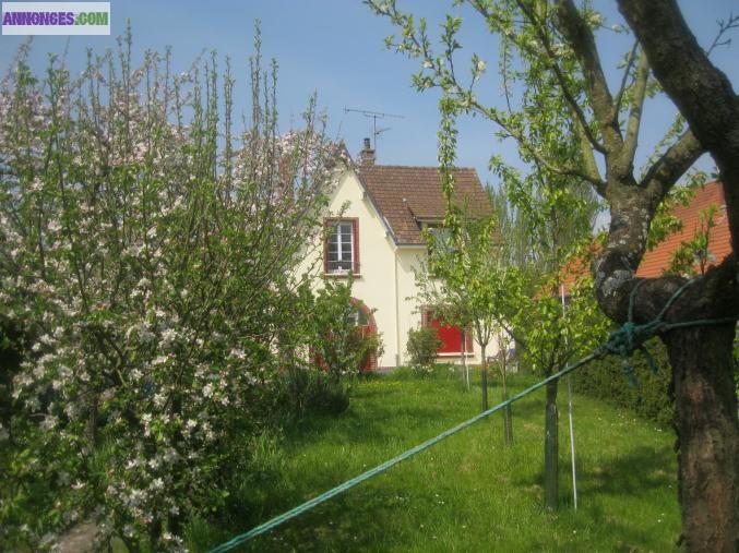 Maison de ville 90 m2 sur 600 m terrain fleuri et arbres fruitiers