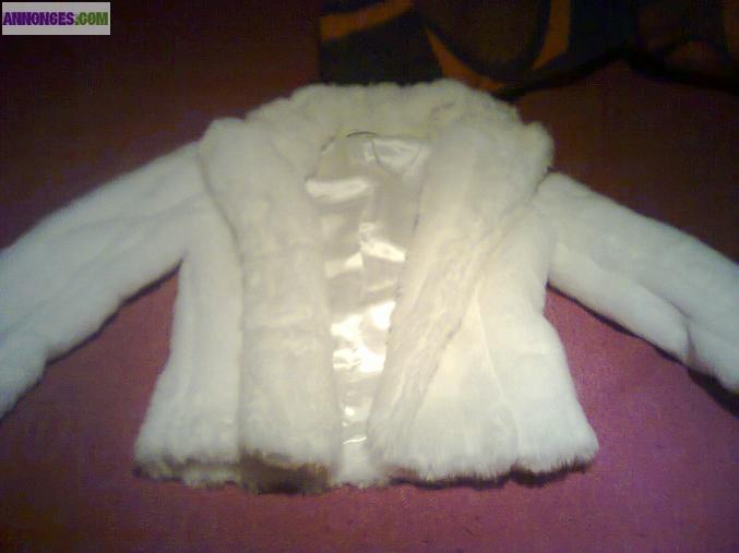 Fausse fourrure blanche taille 36-38