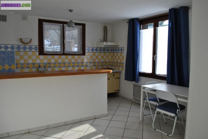 T2 avec petite cour privative