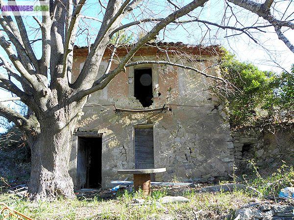 Cabanon à rénover sur terrain constructible Luberon