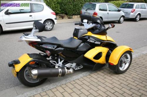 MOTO QUAD CAN AM SPYDER BONBARDIER