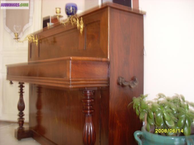 PIANO ANCIEN