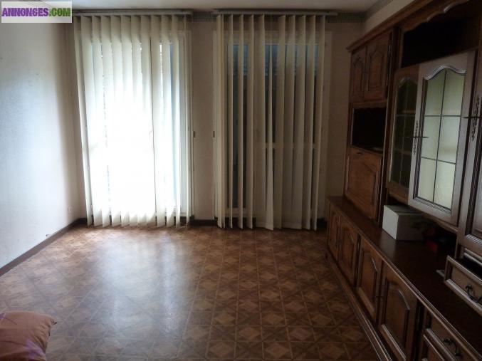 APPT T3 DANS RESIDENCE FERMEE