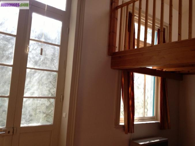 Loue f3  en mezanine