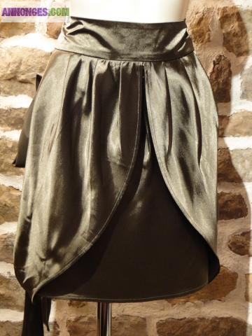 VÊTEMENT FEMME: ÉLÉGANTE JUPE Satinée Dorée T42 NEUF avec ETIQUETTE / ROBE