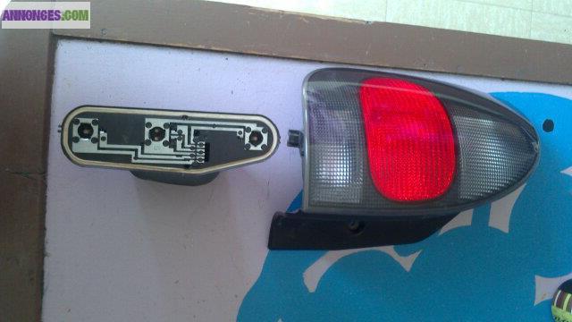 Feu arriere droit d espace