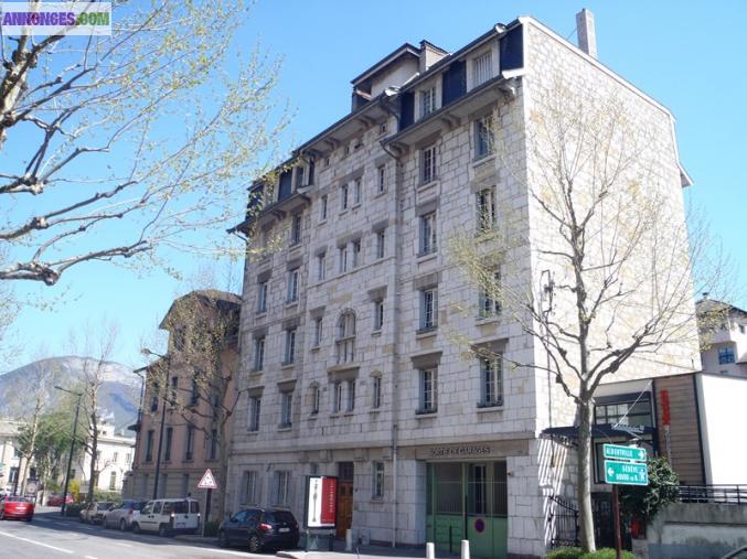 74000 - ANNECY - QUARTIER BANQUE DE FRANCE - 110 m² - 5 PIÈCES - 2/3 CHAMBRES