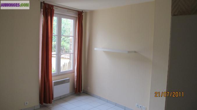 Location studio centre ville  POITIERS