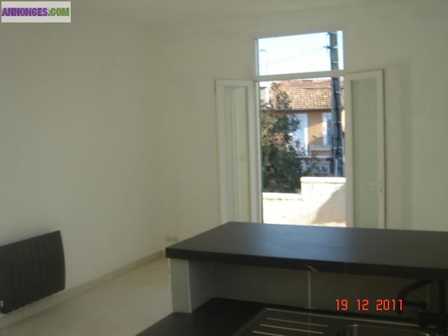 AVIGNON  dans villa P2 40M2 +TERRASSE/JARDINET 550 EUROS