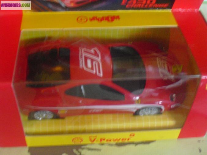 Voiture FERRARI F430 CHALLENGE dans son emballage