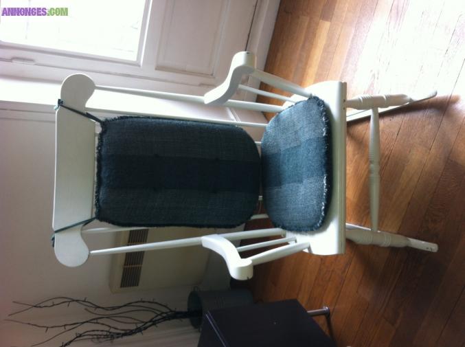 Chaise berçante bois blanche