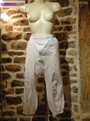 VÊTEMENT FEMME: PANTACOURT XL (CORSAIR) NEUF avec ETIQUETTE