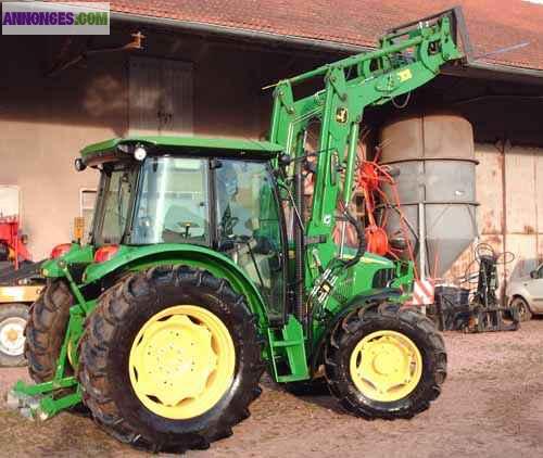Tracteur John Deere 5820 Fourche Godet