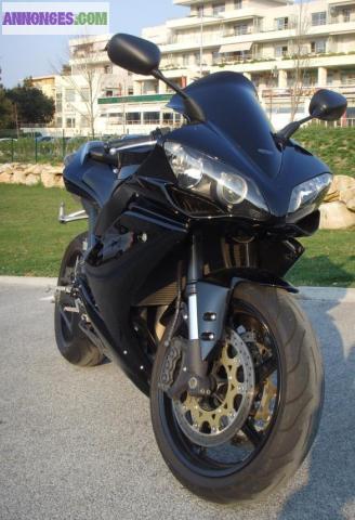 Yamaha YZF R1