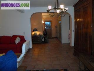 Grande maison rénovée. Belle localisation.