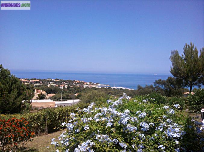 Sant'Ambroggio: apparterment dans résidence calme, avec MAGNIFIQUE vue sur mer