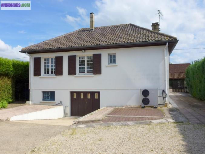 PAVILLON PROCHE DES LACS