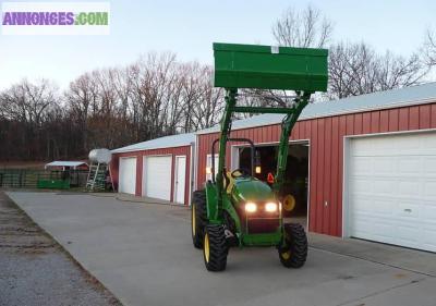 Tracteur agricole John Deere 4105