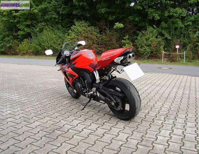 HONDA CBR 1000 RR