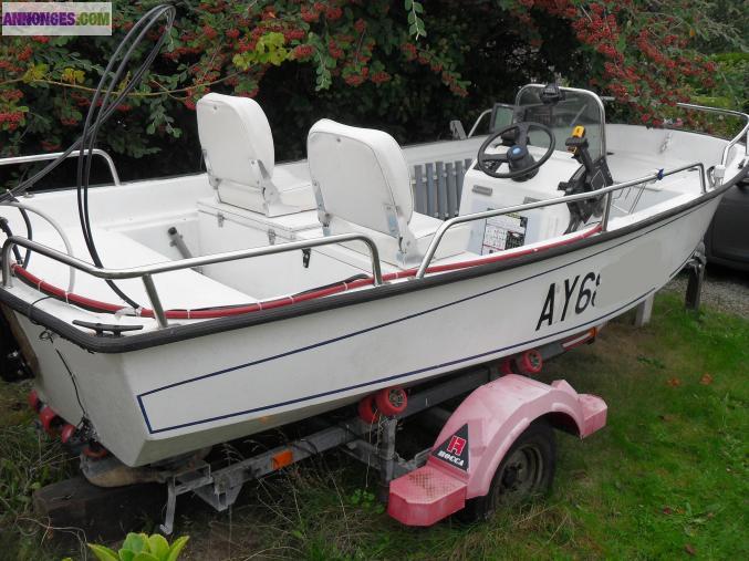 Arcoa 137 type boston whaler