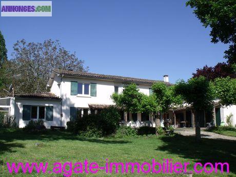 Maison en pierre à vendre à  Villandraut, de 230 m² à  la campagne